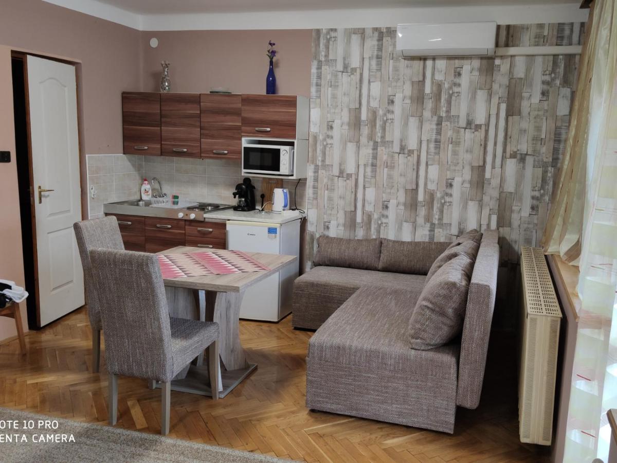 Apartman Edit Harkan Exterior foto