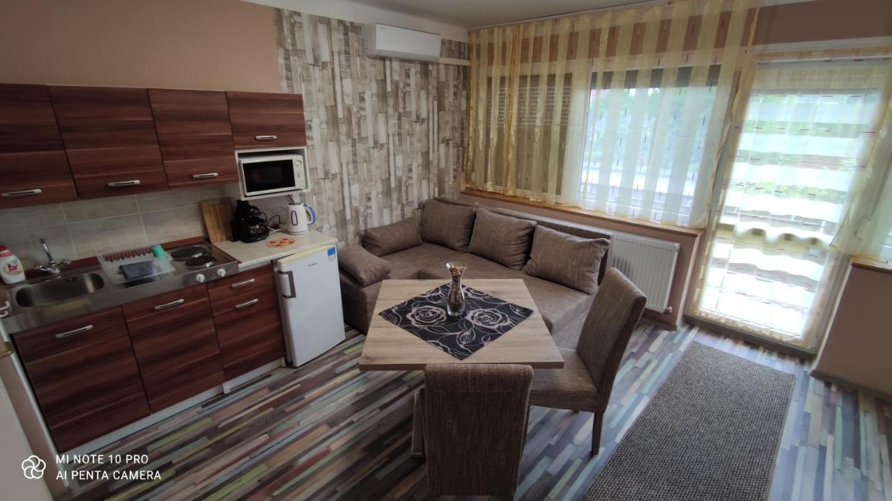 Apartman Edit Harkan Exterior foto