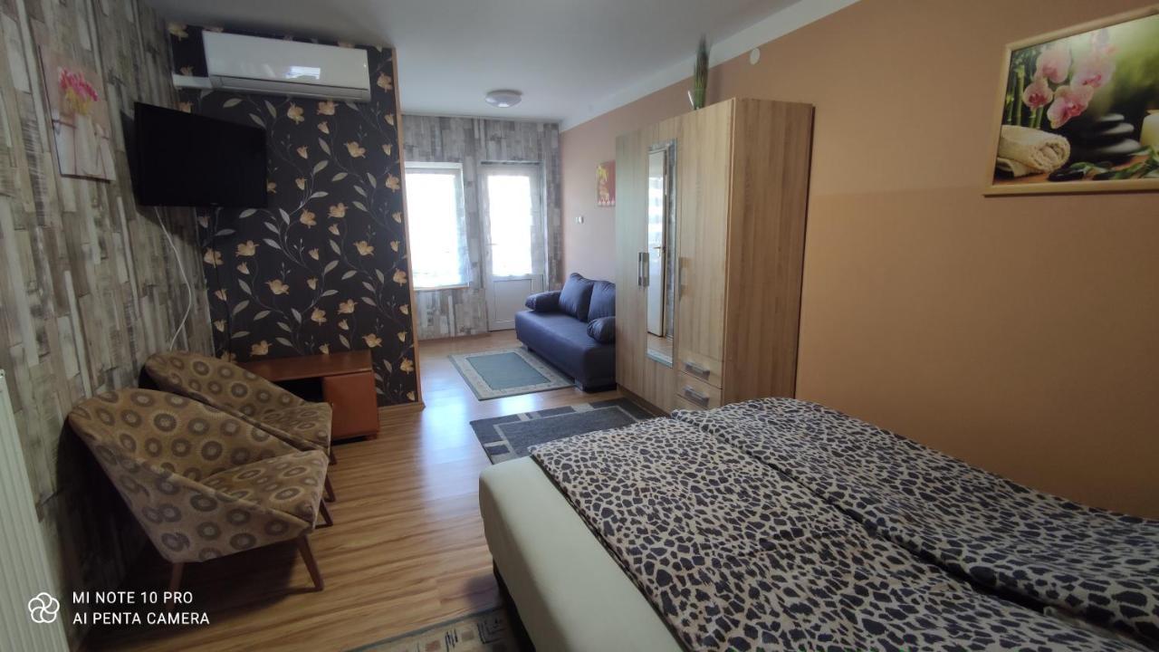 Apartman Edit Harkan Exterior foto
