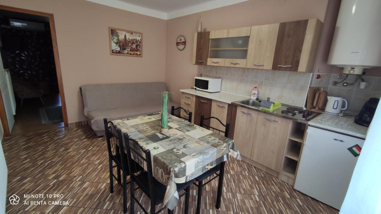 Apartman Edit Harkan Exterior foto