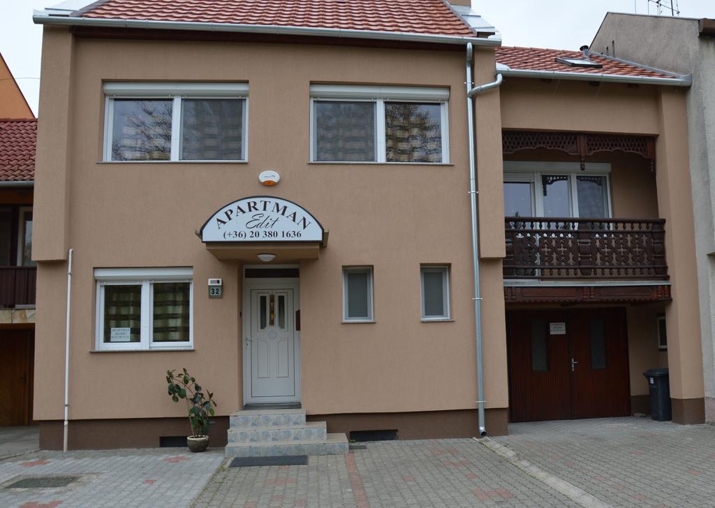 Apartman Edit Harkan Exterior foto