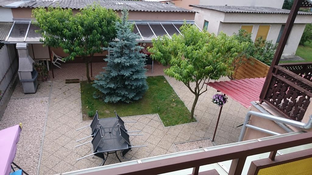 Apartman Edit Harkan Exterior foto